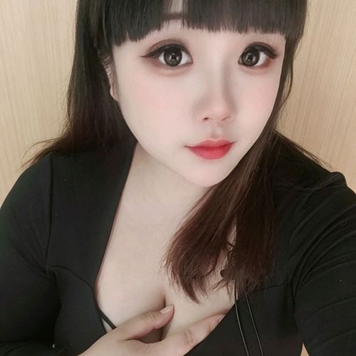 新人开播欢迎哥哥~阿欣的美女聊天室
