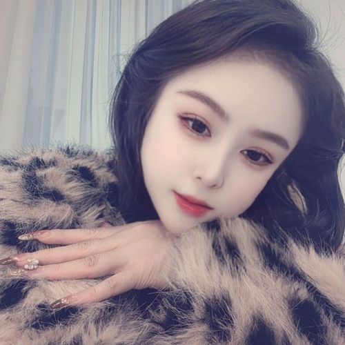 阿雅～的美女聊天室