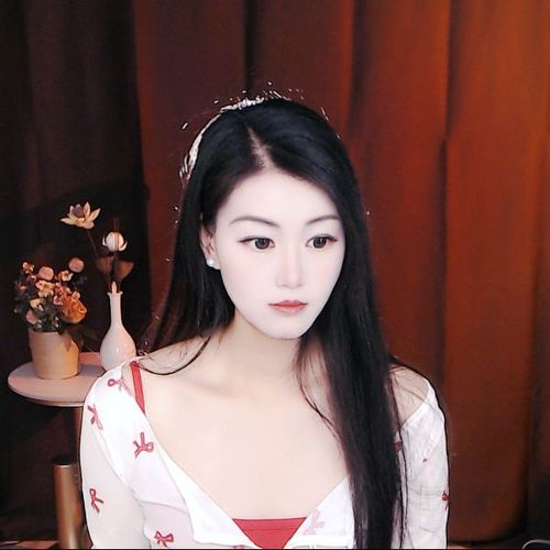 绵绵求守护的美女聊天室