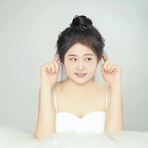 婉婉.y