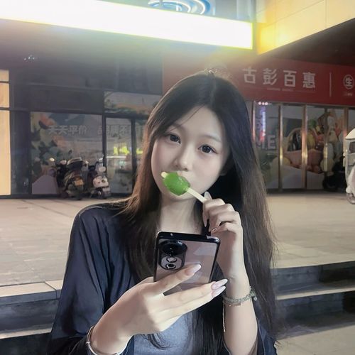 田彤彤～么么哒的美女聊天室