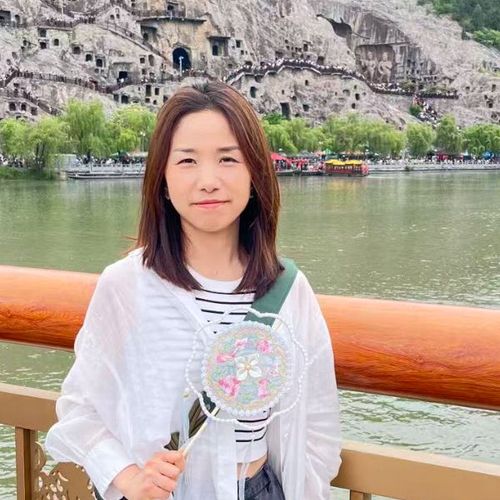 春日叙白的美女聊天室