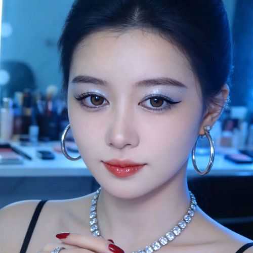 仟羽千寻<!--REPLACE_TOP_ANCHOR_HERE-->爱笑版的美女聊天室
