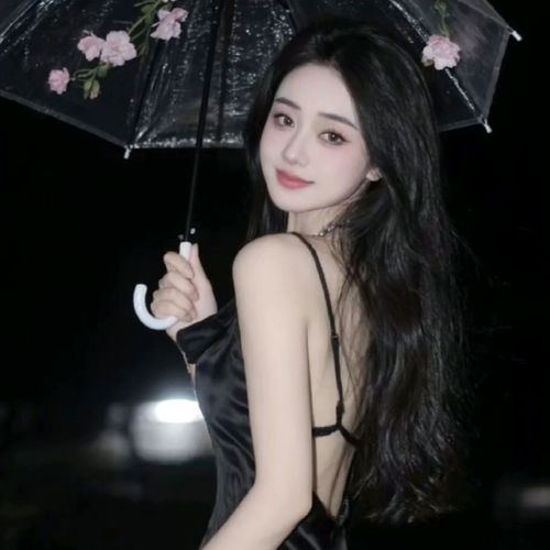我叫“夕夕”想要有人护我朝夕的美女聊天室