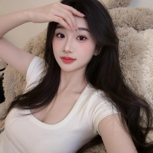 小c、万事胜意的美女聊天室