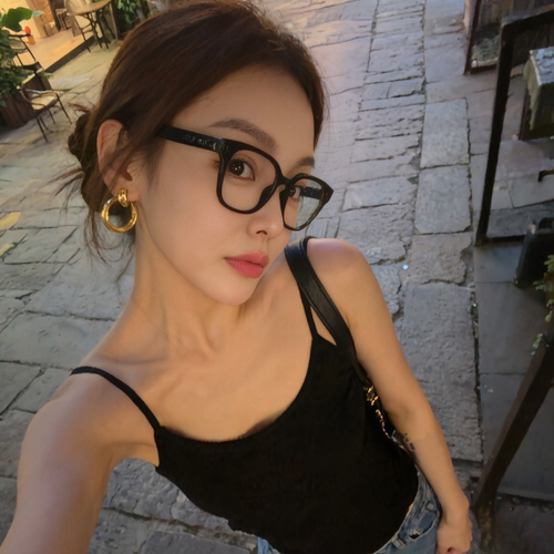 小钰儿❤️上午播的美女聊天室
