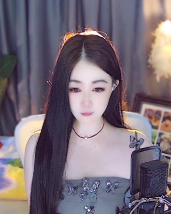 新人风轻的美女聊天室
