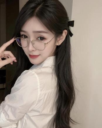 陈星沉、的美女聊天室