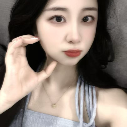 是栩栩吖的美女聊天室