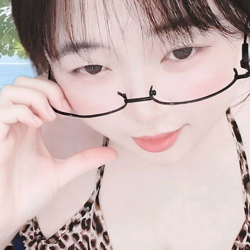 AA郁离的美女聊天室