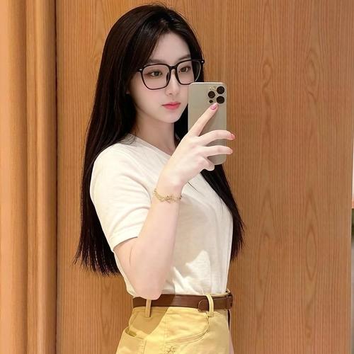 蜜宝一直在等你的美女聊天室