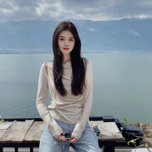 邹羽萱唱给你听的美女聊天室