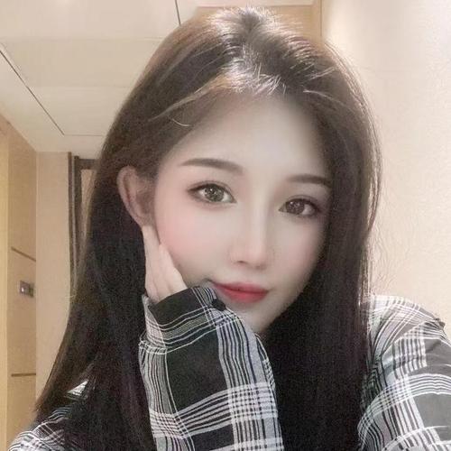 岚儿，新人求关注的美女聊天室