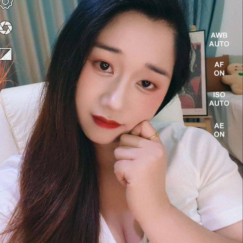 新人昕儿求关注的美女聊天室