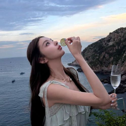佛爷ᰔᩚᥫᩣ承蒙厚爱.三生有幸ღ的美女聊天室