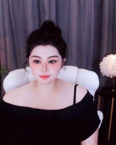 果果~新人的美女聊天室