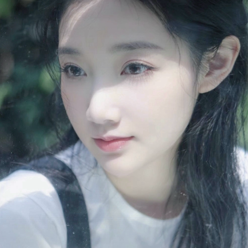 伊人《来财来财》的美女聊天室