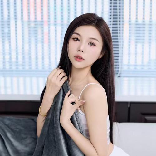 热舞～杨依依的美女聊天室