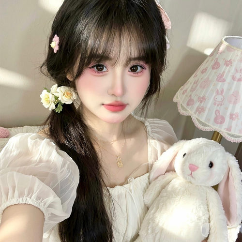 AA崽崽在等奇迹的美女聊天室