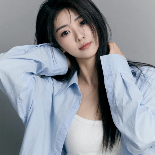 ·三三，吃不饱的美女聊天室