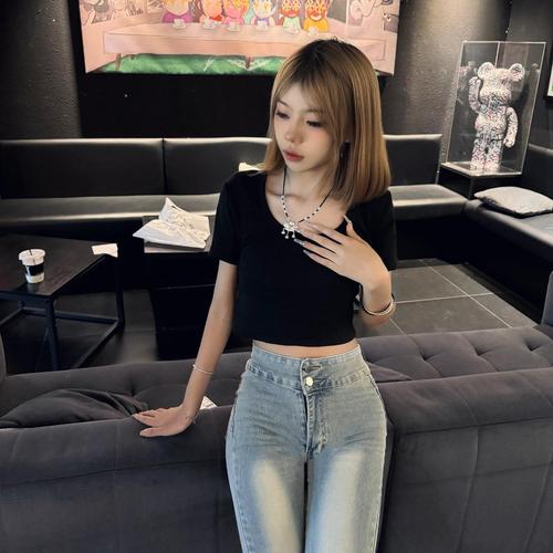 柒柒”的美女聊天室