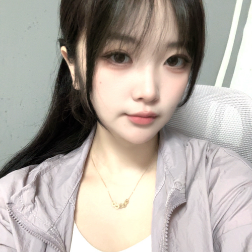 是浅月吖的美女聊天室