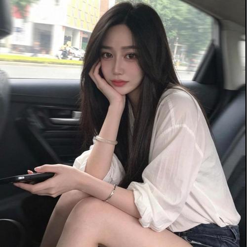 优宝ᥫᩣ新人求家人。的美女聊天室
