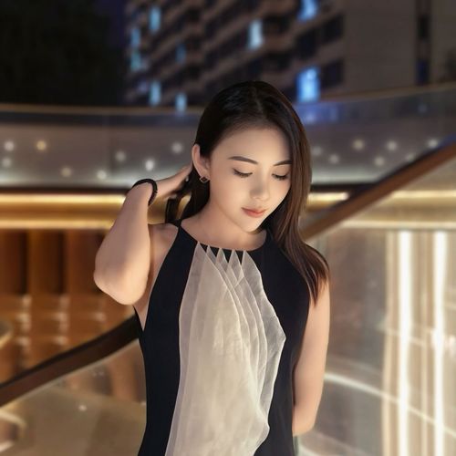 李李二迷糊的美女聊天室