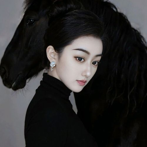 新人优妮y唱歌的美女聊天室