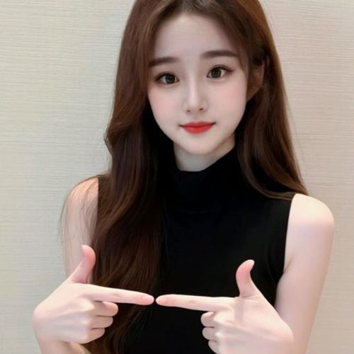 倾城努力不粘人的美女聊天室