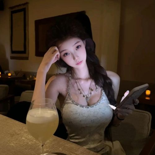 新人念秋的美女聊天室