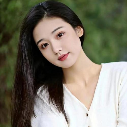 新人梦梦求支持吖的美女聊天室