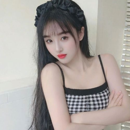 晚晚求偏爱（百元热舞版）的美女聊天室