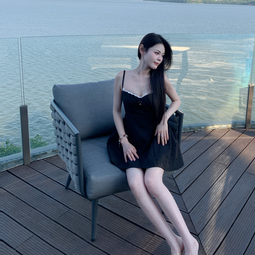 新主播灵灵伊。的美女聊天室