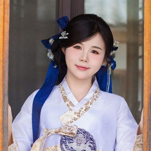 杨依依～热舞的美女聊天室