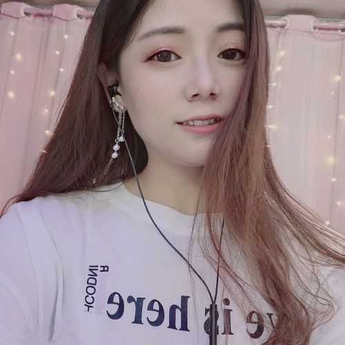 梨梨吖的美女聊天室