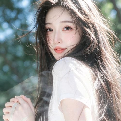 李梦瑶-等一束光的美女聊天室