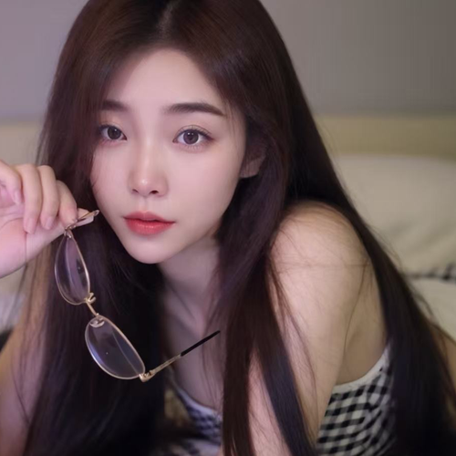 初雪，快乐小射手♐️的美女聊天室