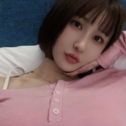 森燚的美女聊天室
