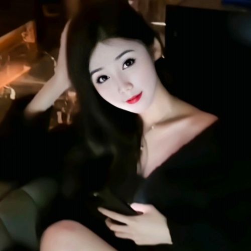 佳佳~王者吃鸡都玩！的美女聊天室