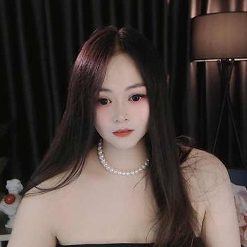 小阿白a的美女聊天室