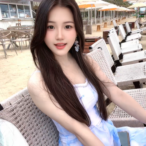 徐白无所依~的美女聊天室