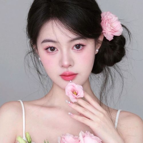 柠檬吖（新人）的美女聊天室