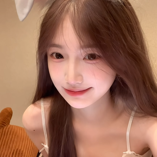 阳光朵朵-的美女聊天室