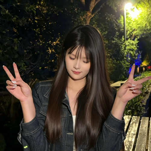 草莓很甜的美女聊天室