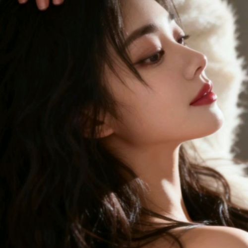 妖月～微笑钱行的美女聊天室