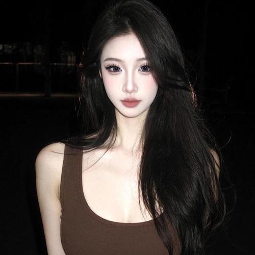 安禾甜的美女聊天室