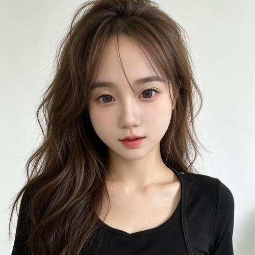 宁静，新人第一天的美女聊天室
